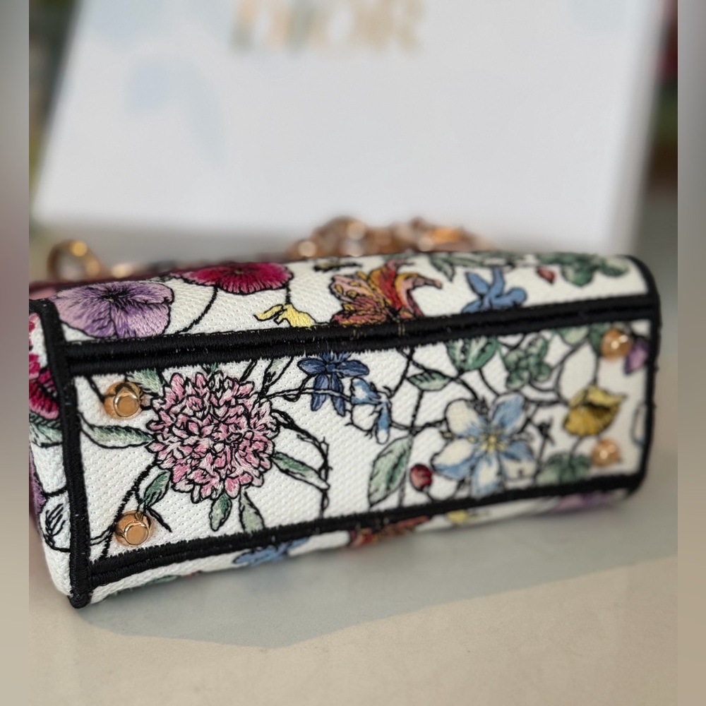 ❤️SOLD ON THE BAY❤️Christian Dior Canvas Florilegio Embroidered Medium Lady - Picture 12 of 16